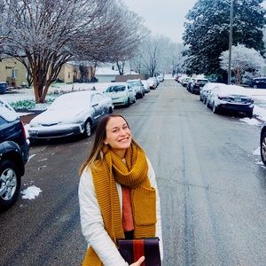 Meet your Posher, Nicole